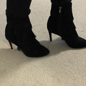 VIA SPIGA Suede ankle boots with fringe